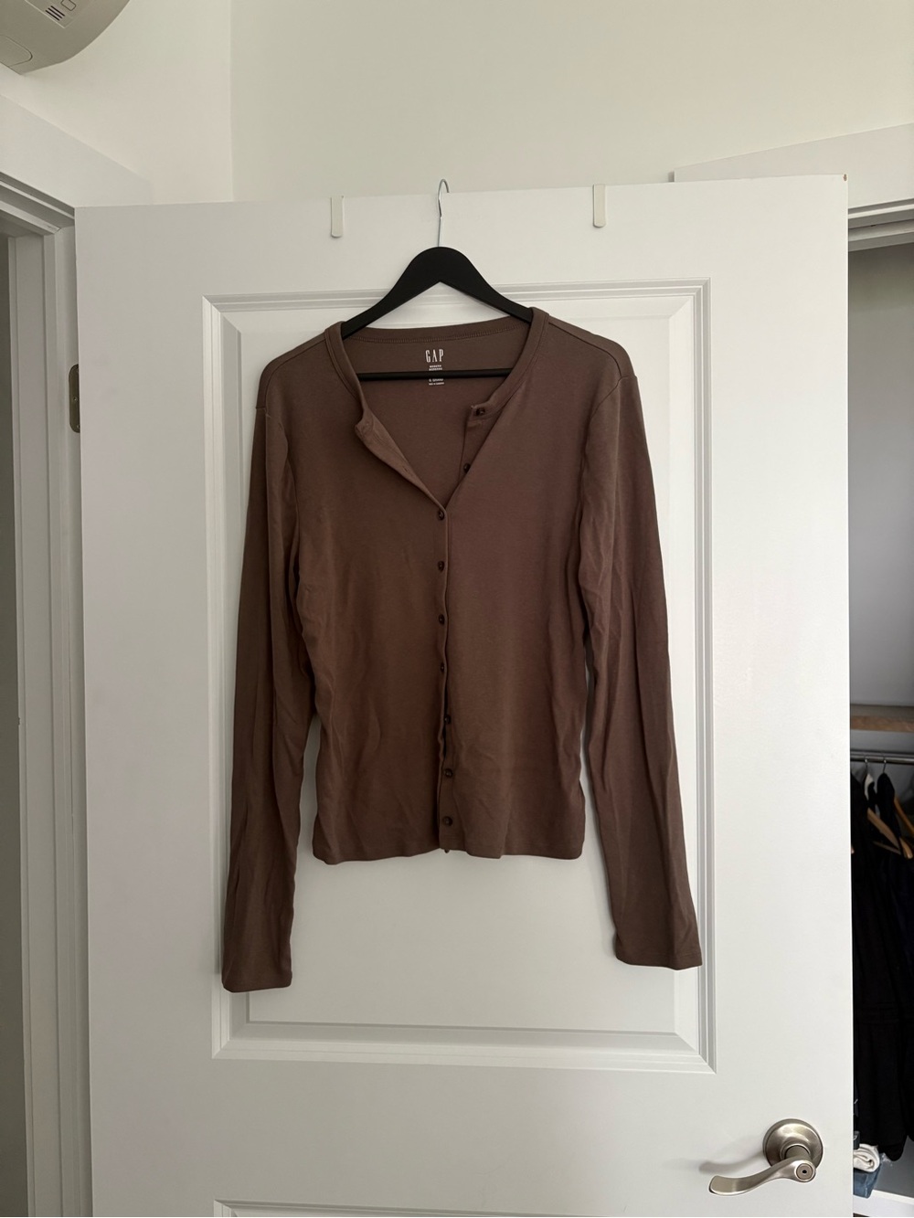 GAP Women’s Brown Button-Front Long Sleeve Top